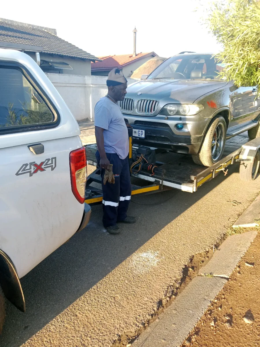 Mokoena Tsimi Trading at work